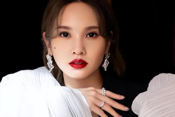 鼻痣美人，揭秘女人独特气质