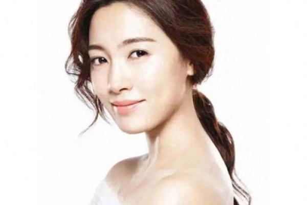 笑靥如花,酒窝佳人:揭秘面相中的甜蜜密码 笑靥如花,酒窝佳人:揭秘面相中的甜蜜密码